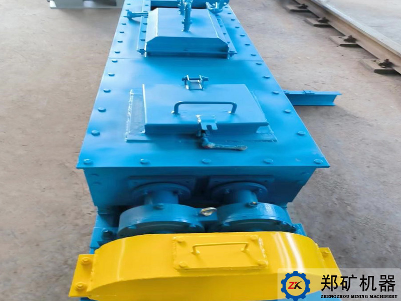 鎮(zhèn)江某精密雙軸攪拌機設(shè)備